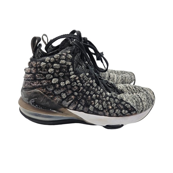 Nike LeBron XVII (17) Kids Basketball Shoe‎ Gray/Black Size 6Y - Picture 1 of 14